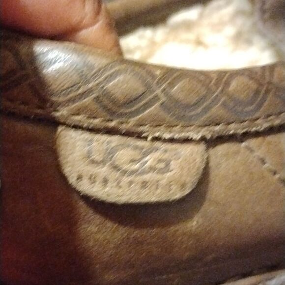 Ugg loved shoes, size 8(has marks has seen pics) - Picture 6 of 9